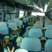 ９月３０日に年少組はバスに乗って神戸の王子動物園へ遠足にいきました。